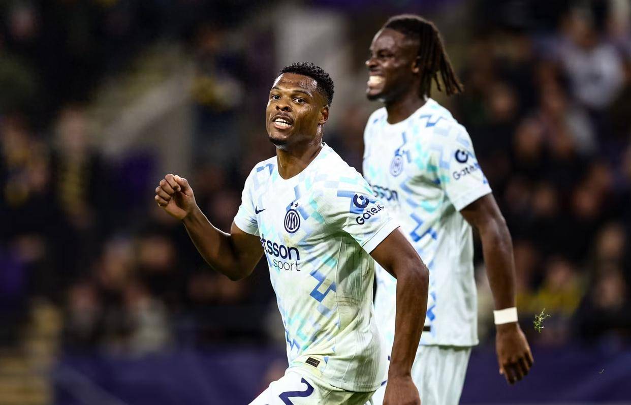 零封全欧第一!齐沃用2招激活老龄国米,20岁新星欧冠破门,博尼独造4球